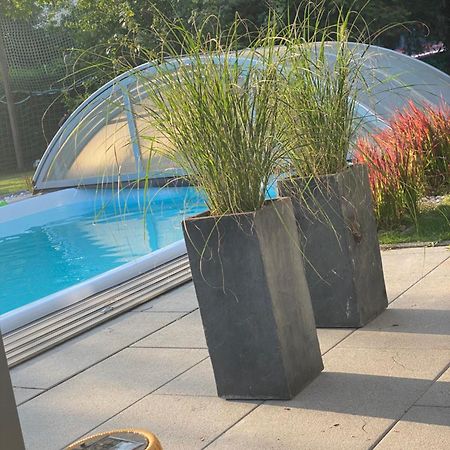 Pool & Lake Holiday Home Markkleeberg Exterior photo