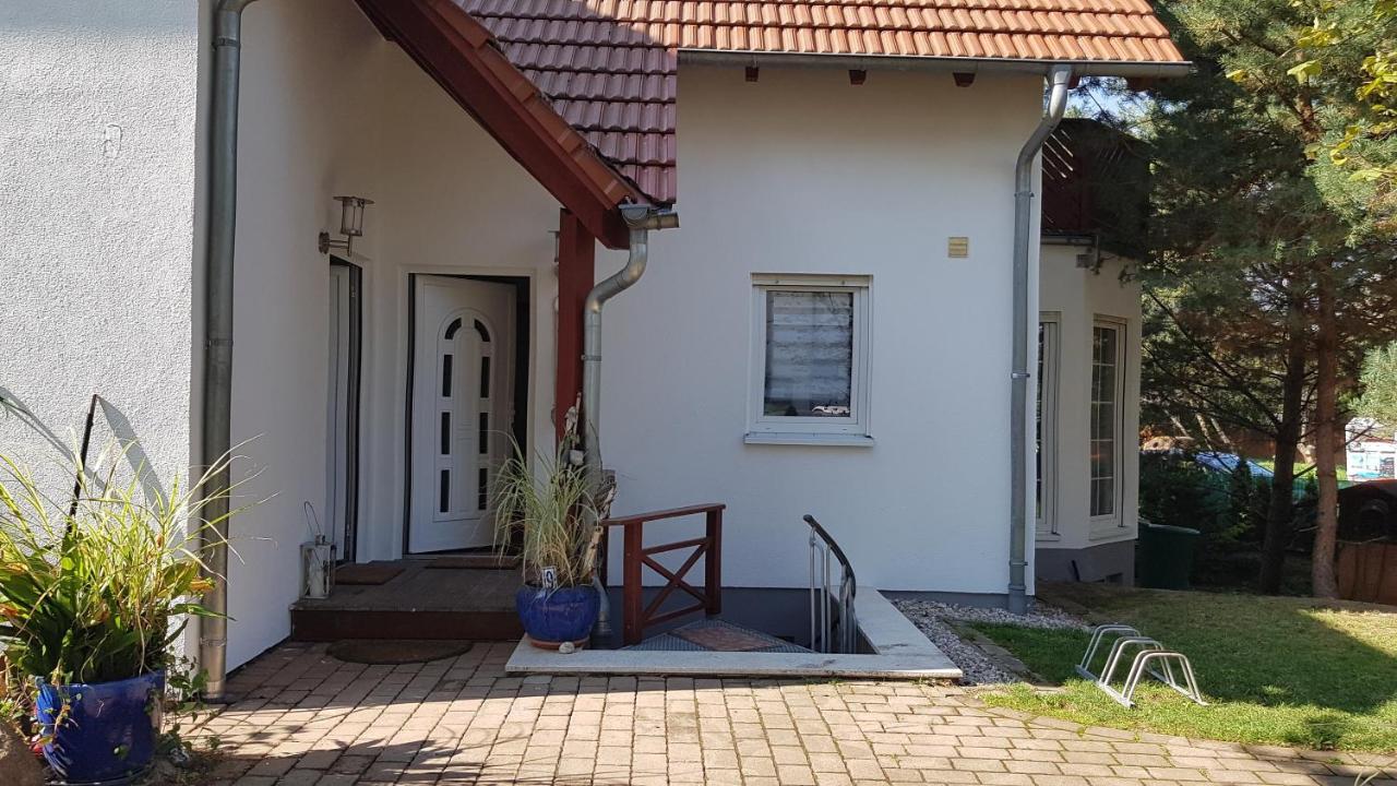 Pool & Lake Holiday Home Markkleeberg Exterior photo